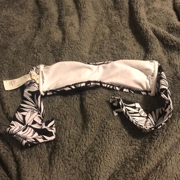 Hollister bandeau bikini top - Picture 2 of 3